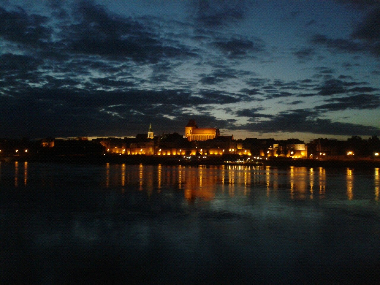 Toryn z inshogo berega Visly