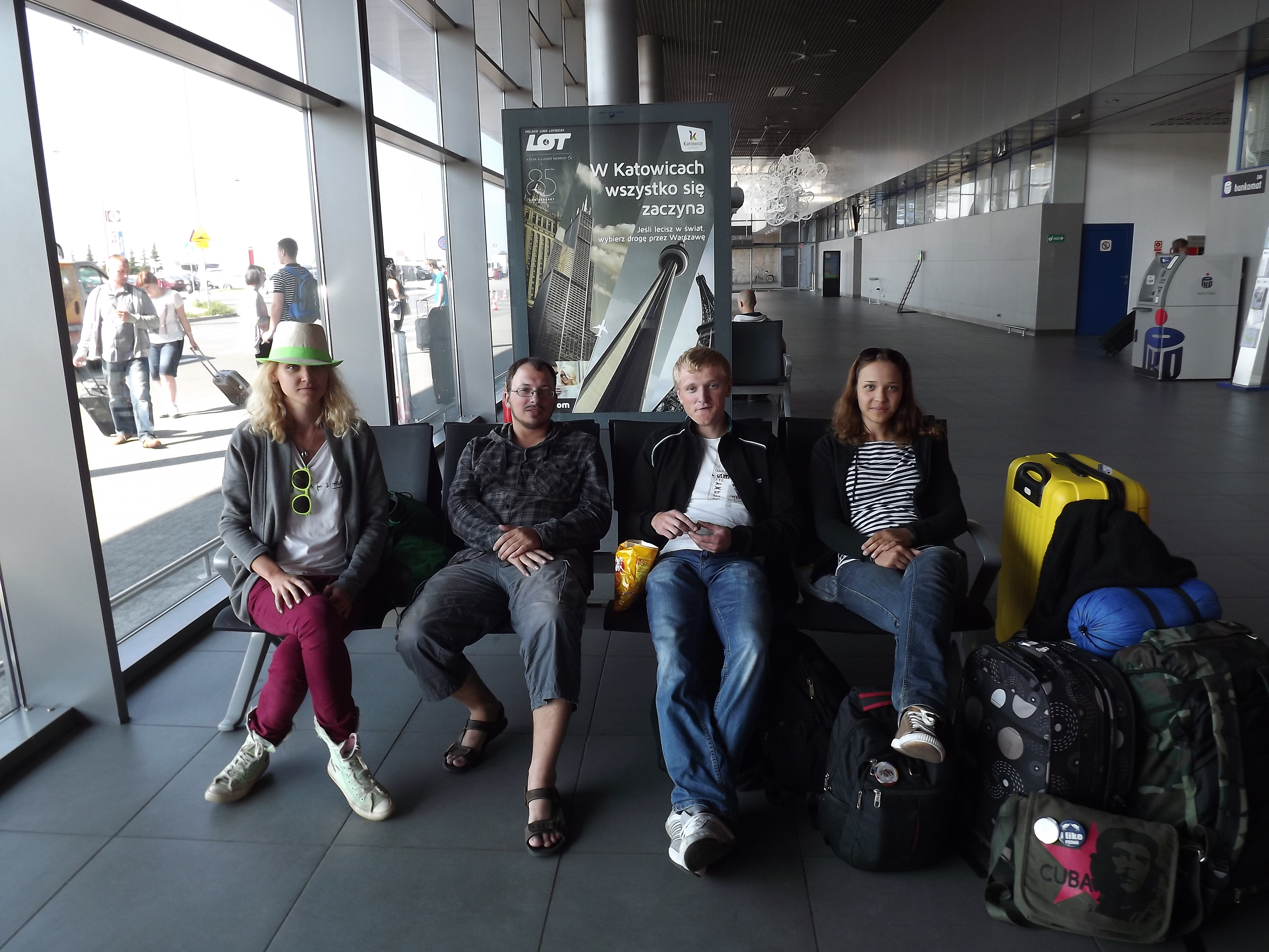 v aeroporty Katovicy pered povernenniam do Kyeva