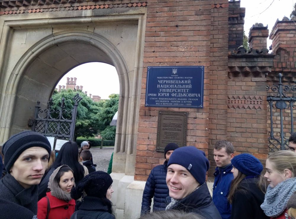 P61014-103103 1000x741