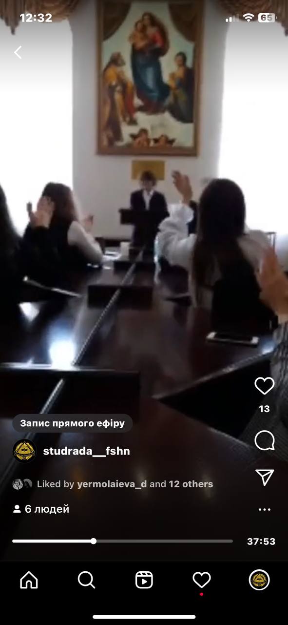 photo 5368312553240906304 y