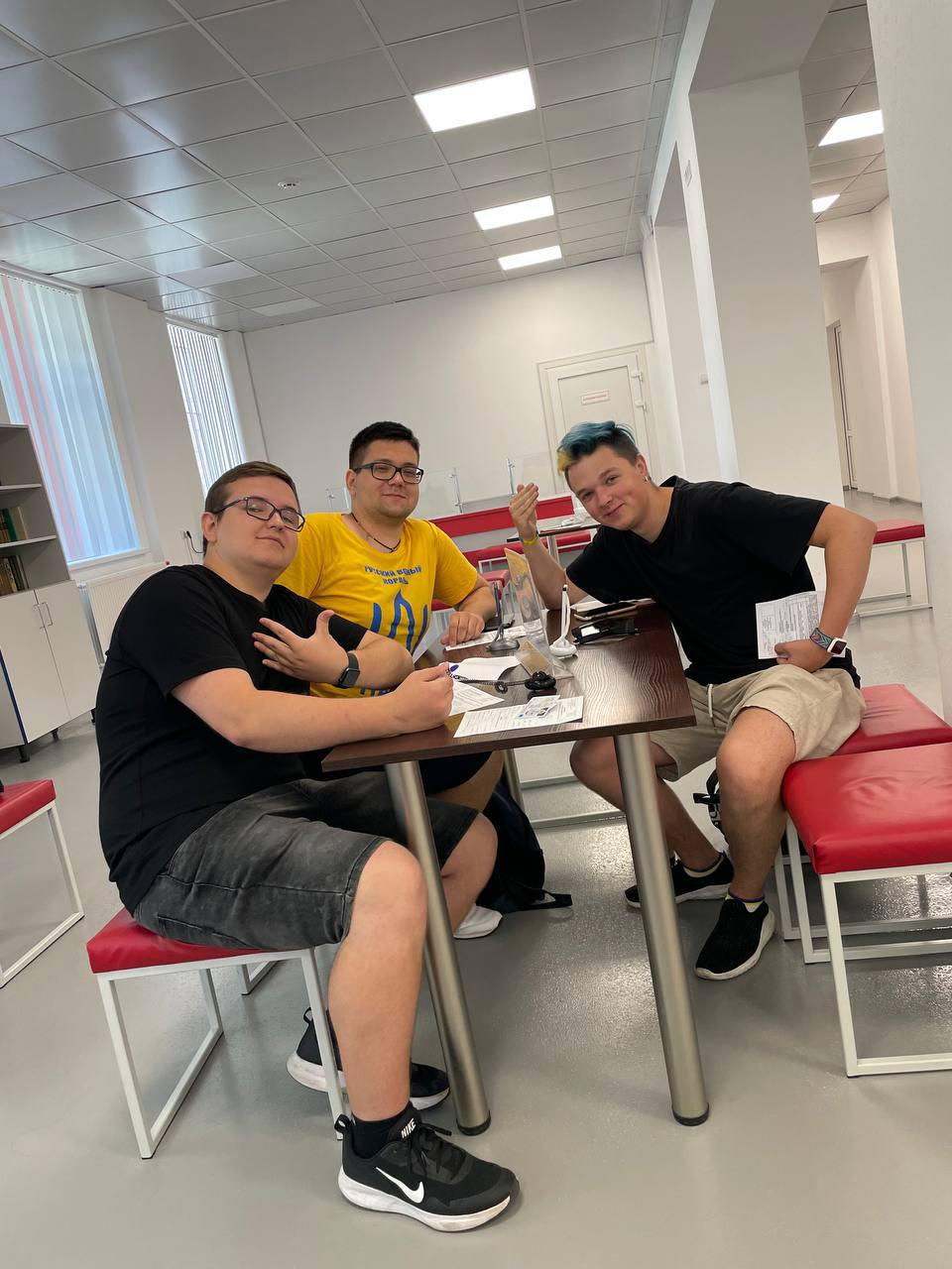 photo 5368312553240906272 y